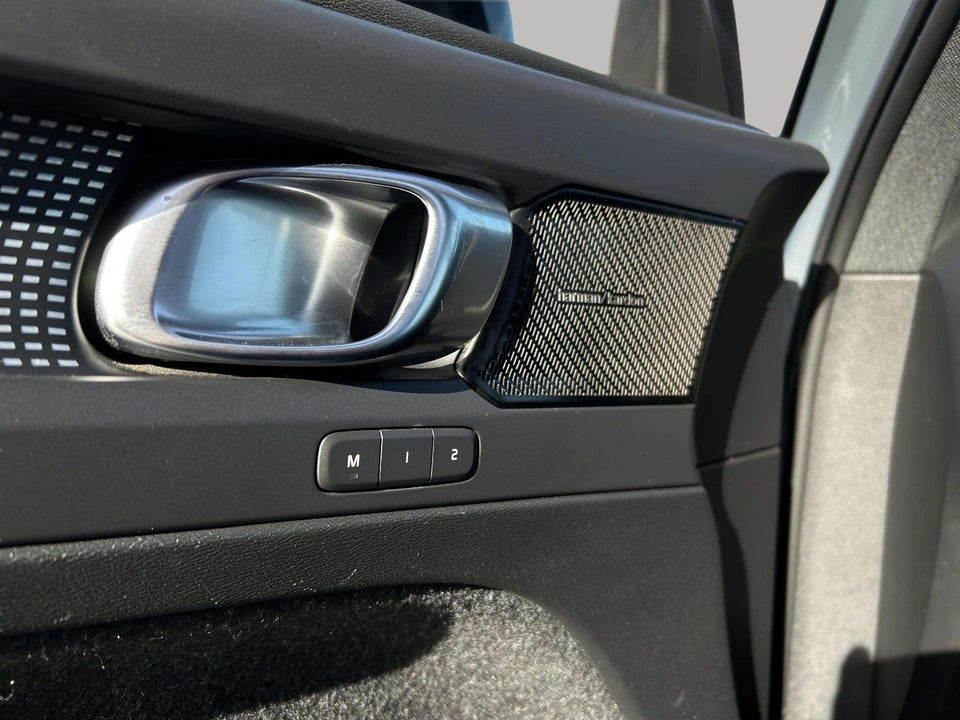 Volvo XC40 P8 ReCharge Twin R-Design 5d