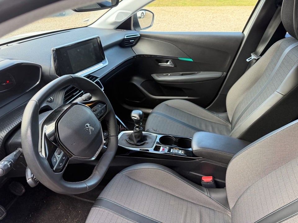Peugeot 208 1,2 PureTech 100 Allure 5d