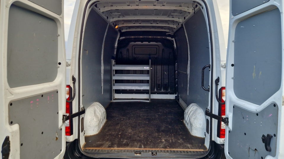 Renault Master IV T33 2,3 dCi 150 L2H2 Kassevogn