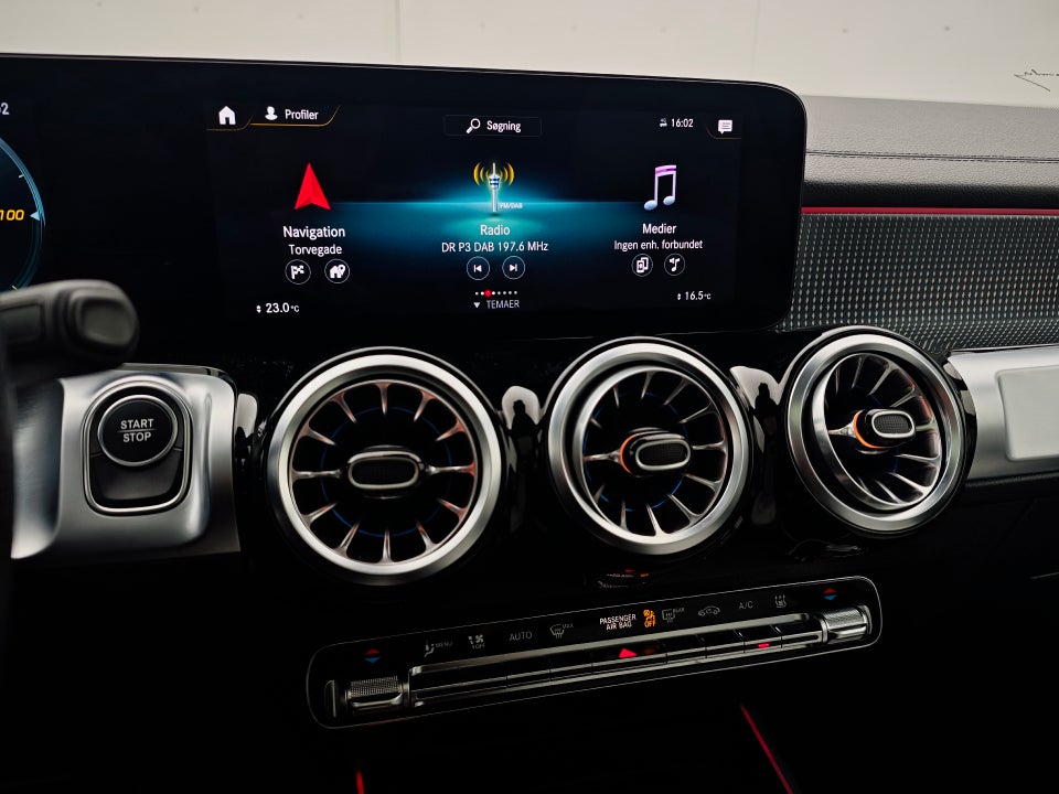 Mercedes EQB300 AMG Line 4Matic 5d