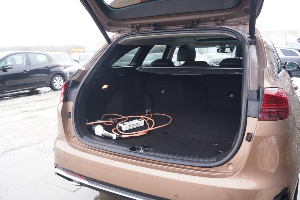 Kia Ceed 1,6 PHEV Upgrade Premium SW DCT 5d