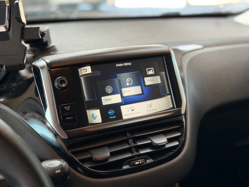 Peugeot 208 1,2 VTi Access 3d