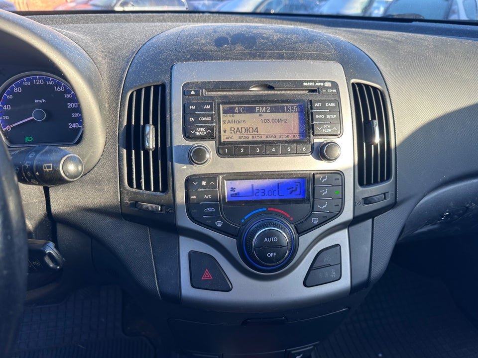 Hyundai i30 1,6 CRDi 90 Blue Drive CW 5d