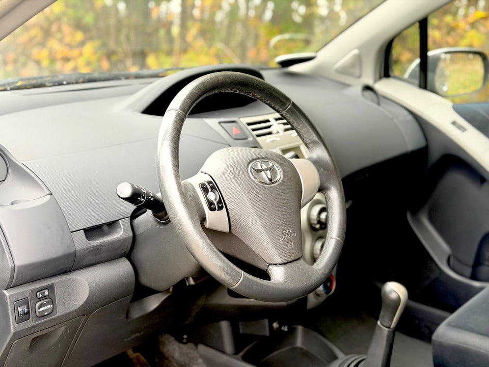 Toyota Yaris 1,3 Luna 5d
