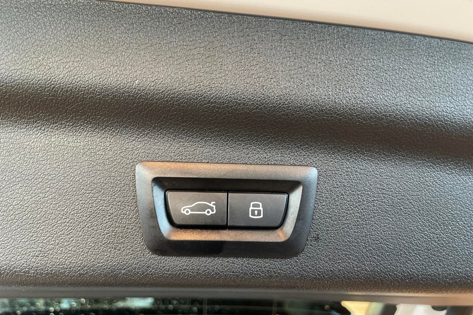 BMW iX1 xDrive30 X-Line 5d