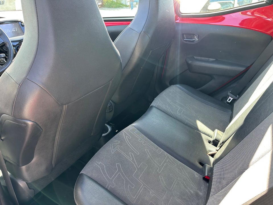 Toyota Aygo 1,0 VVT-i x-wave Sky 5d