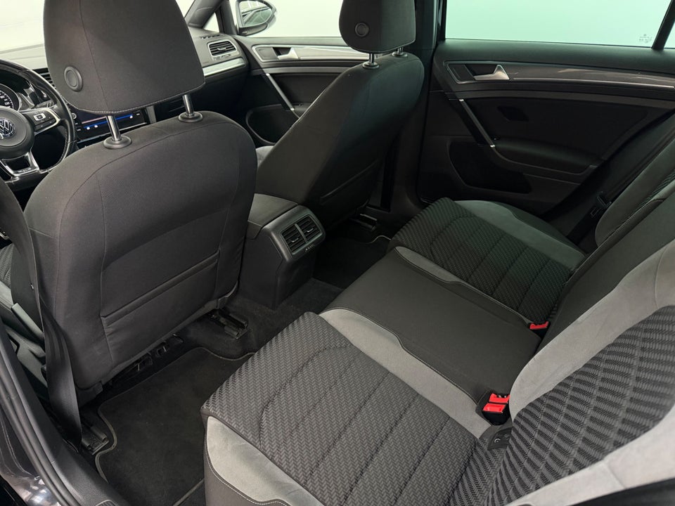 VW Golf VII 1,5 TSi 150 R-line DSG 5d