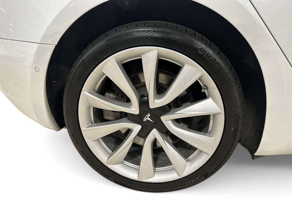 Tesla Model 3 Standard Range+ RWD 4d