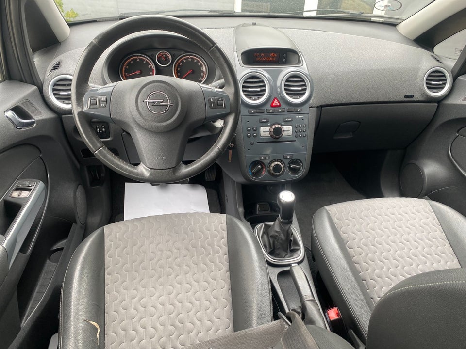 Opel Corsa 1,4 16V Cosmo 5d
