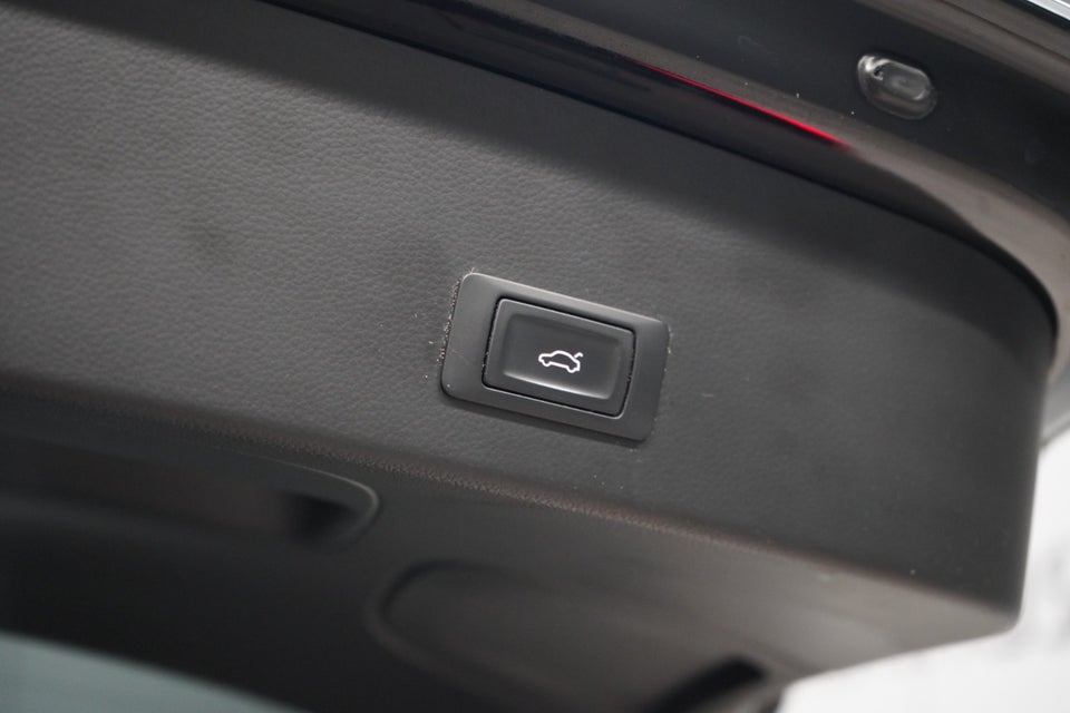 Audi A6 2,0 TDi 177 S-line Avant Multitr. 5d