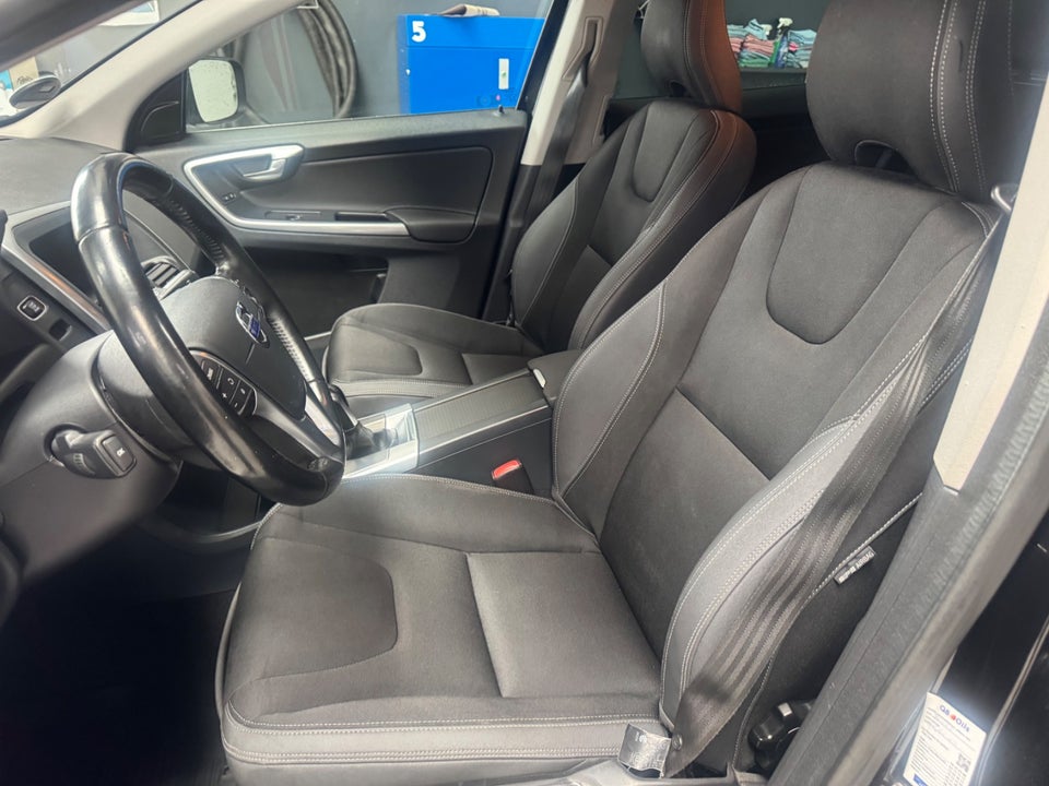 Volvo XC60 2,0 D4 190 Momentum 5d