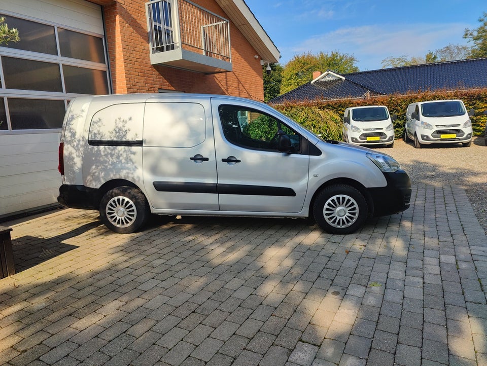 Peugeot Partner 1,6 BlueHDi 100 L2 Flex Van 5d