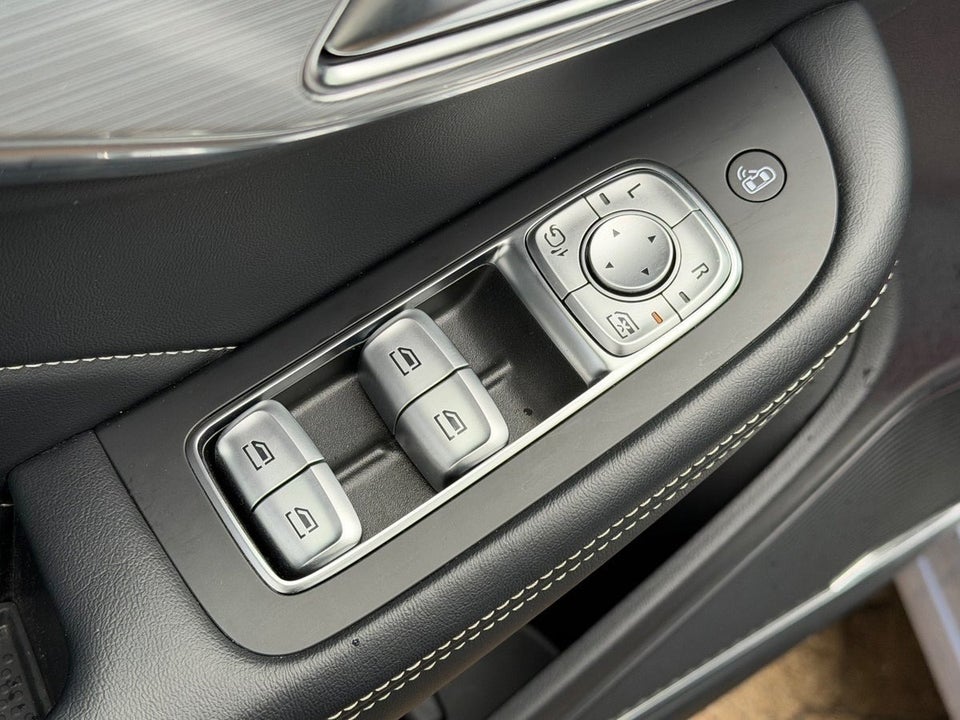 MG Marvel R Luxury 5d