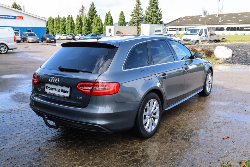 Audi A4 2,0 TDi 150 S-line Avant Multitr. 5d