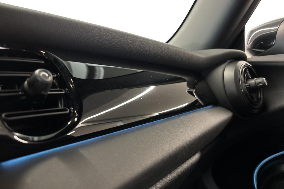 MINI Cooper SE Classic Trim 3d