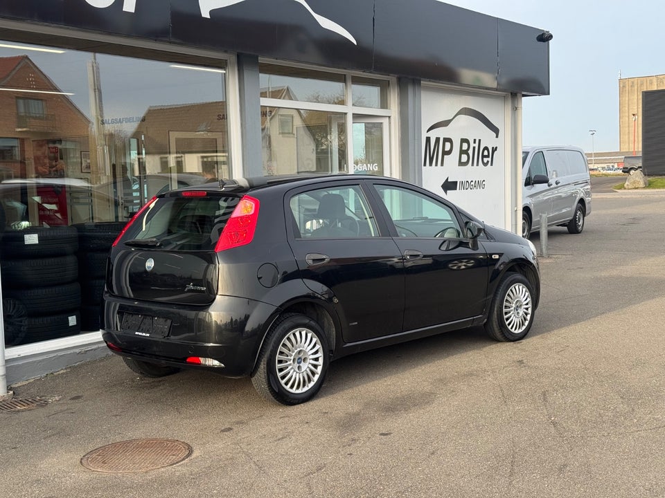 Fiat Punto 1,4 16V Dynamic 5d