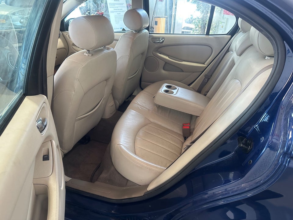 Jaguar X-type 2,5 Deluxe aut. 4d