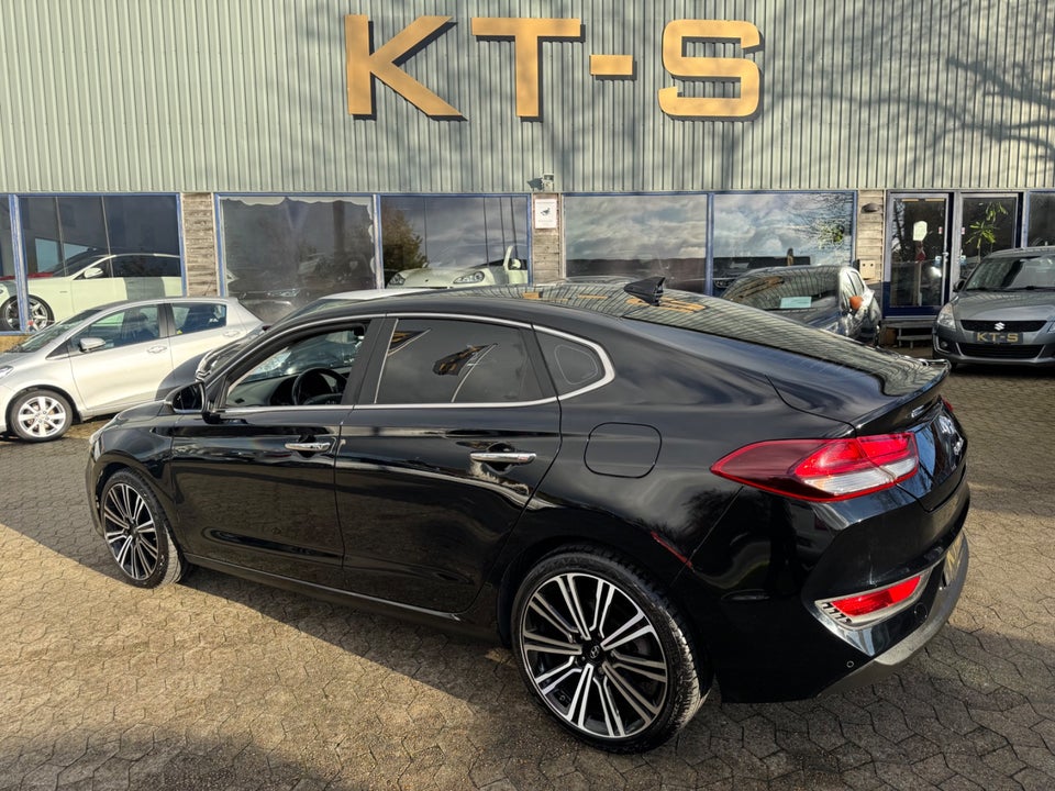 Hyundai i30 1,4 T-GDi Premium Fastback DCT 5d