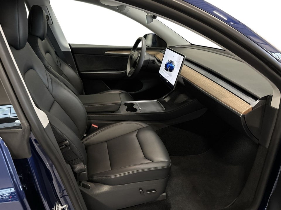 Tesla Model Y RWD 5d