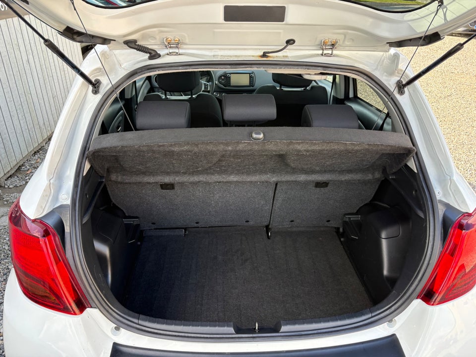 Toyota Yaris 1,3 VVT-i Skyview 5d