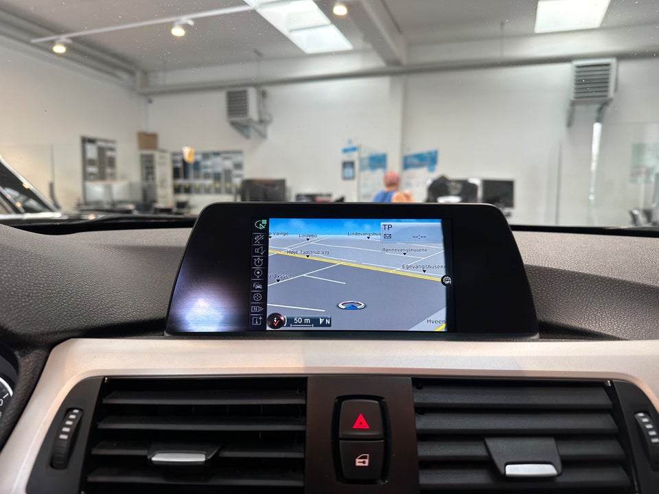 BMW 318d 2,0 Touring aut. 5d