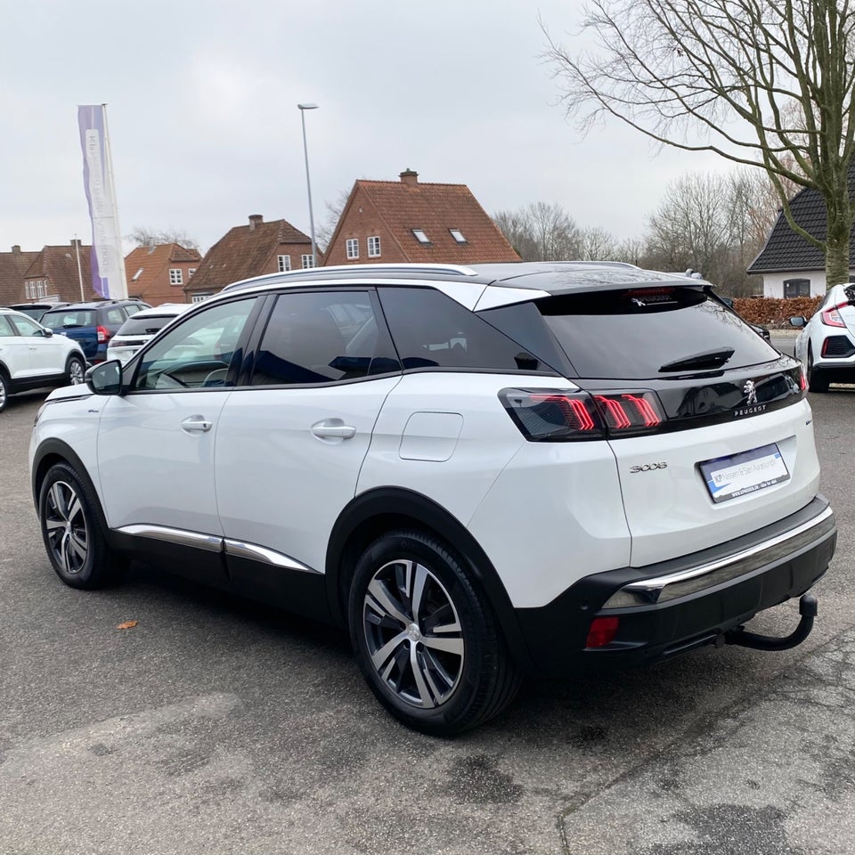 Peugeot 3008 1,6 Hybrid First Selection EAT8 5d