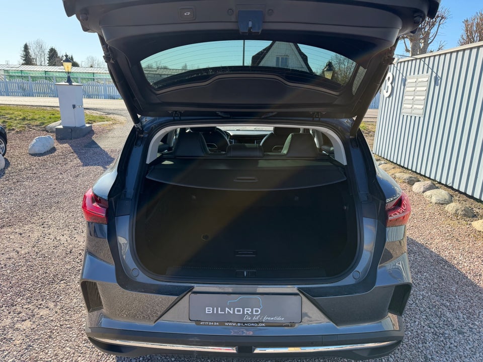 MG Marvel R Luxury 5d