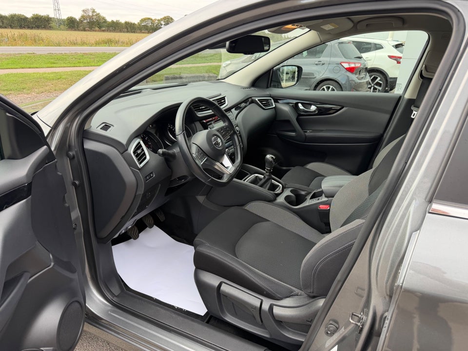Nissan Qashqai 1,3 Dig-T 140 N-Connecta 5d