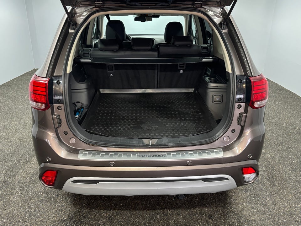 Mitsubishi Outlander 2,4 PHEV Intense CVT 4WD 5d