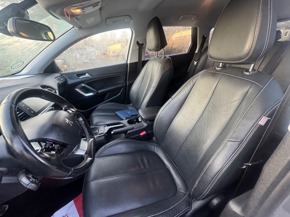 Peugeot 308 1,2 e-THP 130 Active EAT6 5d