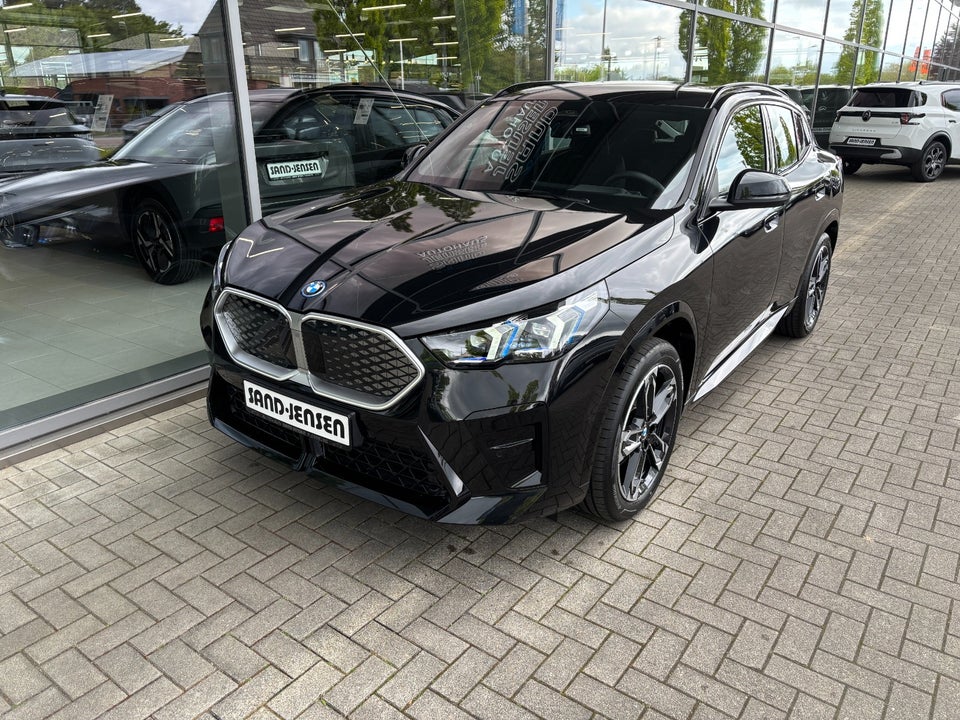 BMW iX2 eDrive20 Fully Charged M-Sport 5d