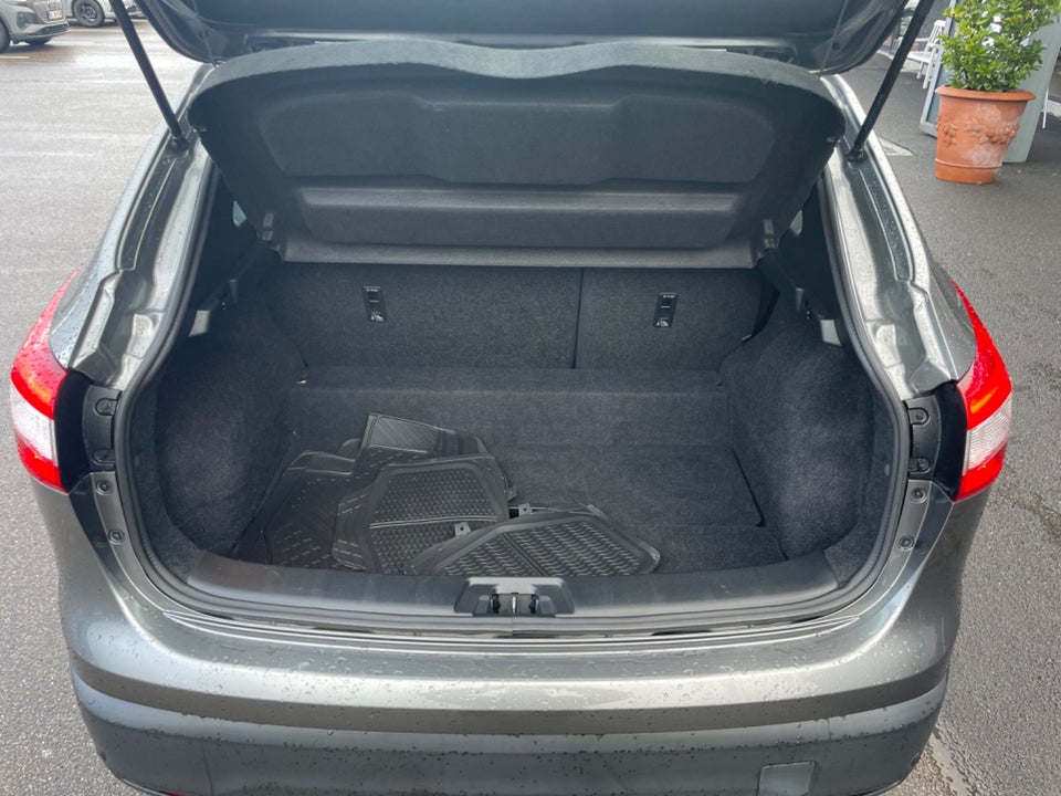 Nissan Qashqai 1,2 Dig-T 115 Visia 5d