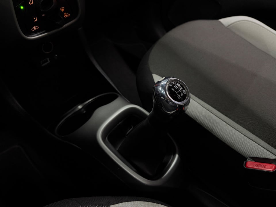 Toyota Aygo 1,0 VVT-i x-wave Sky 5d