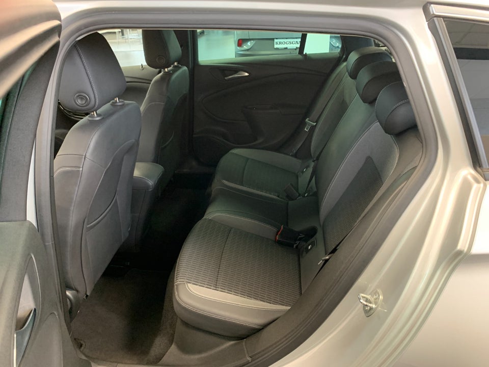 Opel Astra 1,2 T 110 Elegance Sports Tourer 5d