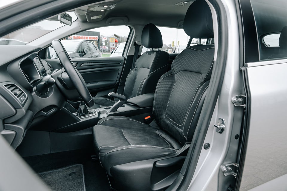 Renault Megane IV 1,2 TCe 100 Zen Sport Tourer 5d