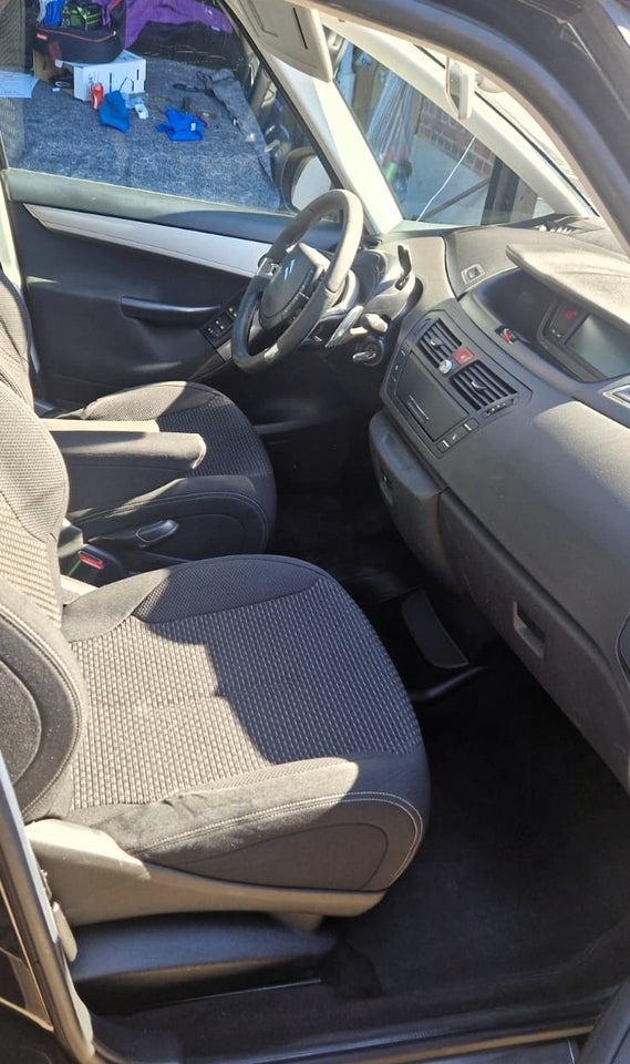 Citroën Grand C4 Picasso 2,0 HDi 136 Exclusive E6G 7prs 5d