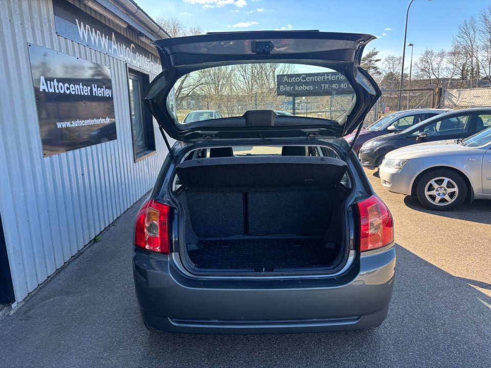 Toyota Corolla 1,4 Terra 5d