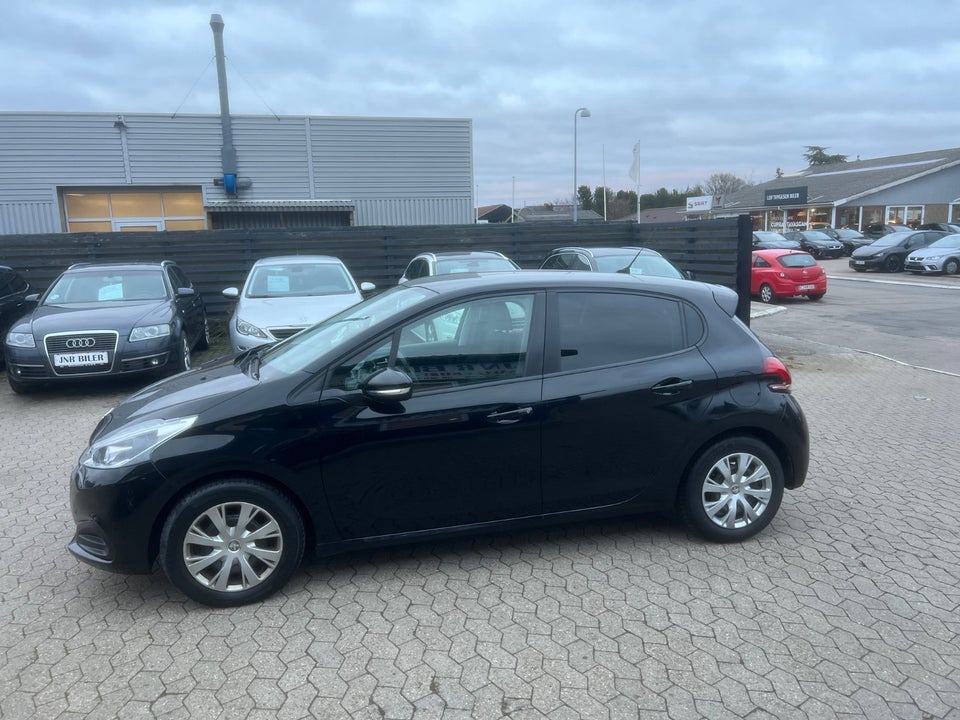 Peugeot 208 1,2 PureTech 82 Prestige 5d