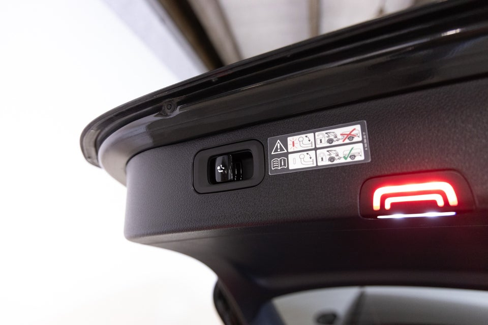 Mercedes C300 e 2,0 AMG Line stc. aut. 5d