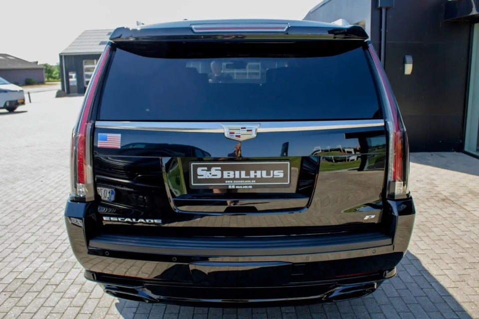Cadillac Escalade 6,2 V8 ESV Platinum aut. 7prs 5d