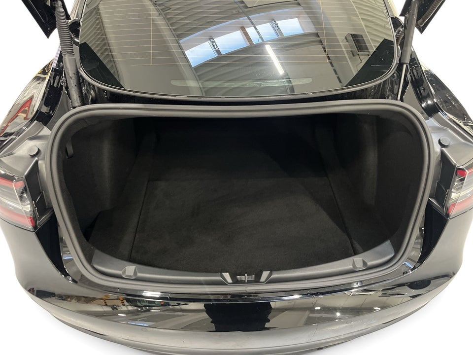 Tesla Model 3 RWD 4d