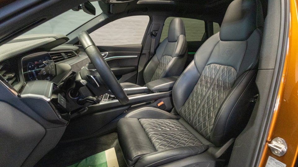 Audi e-tron 55 S-line quattro 5d