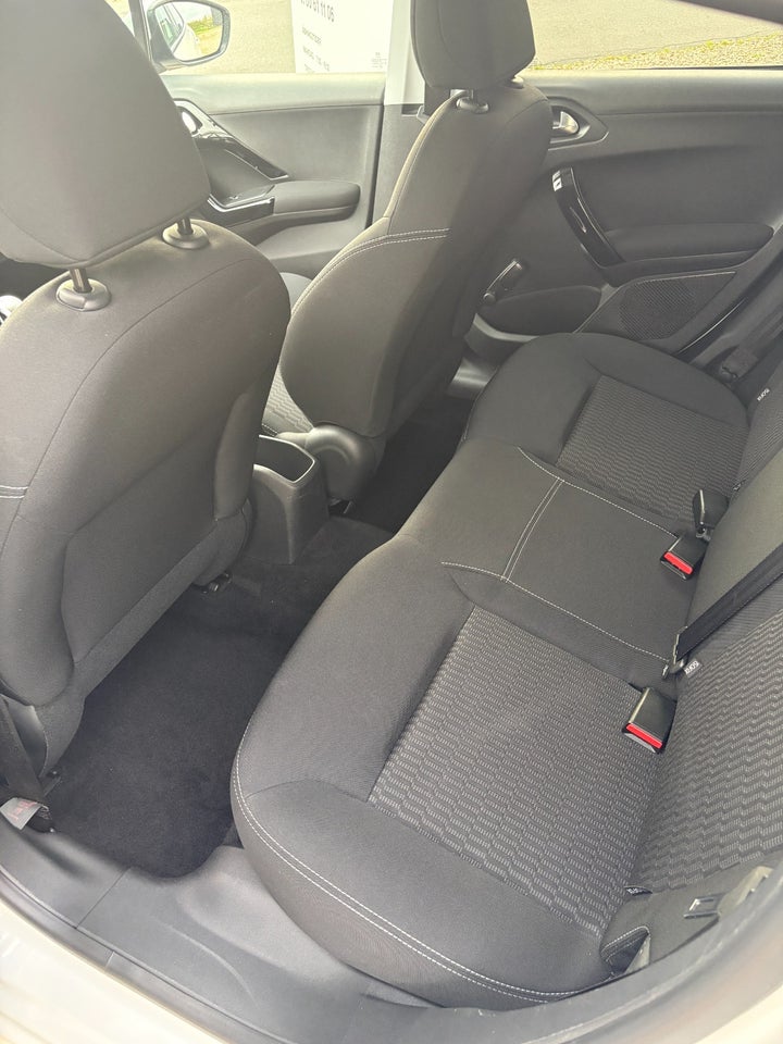 Peugeot 208 1,5 BlueHDi 100 Envy+ 5d