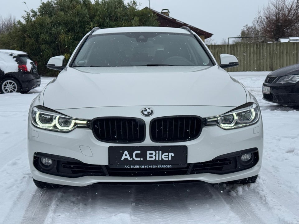 BMW 330i 2,0 Touring aut. 5d