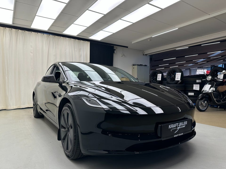 Tesla Model 3 RWD 4d