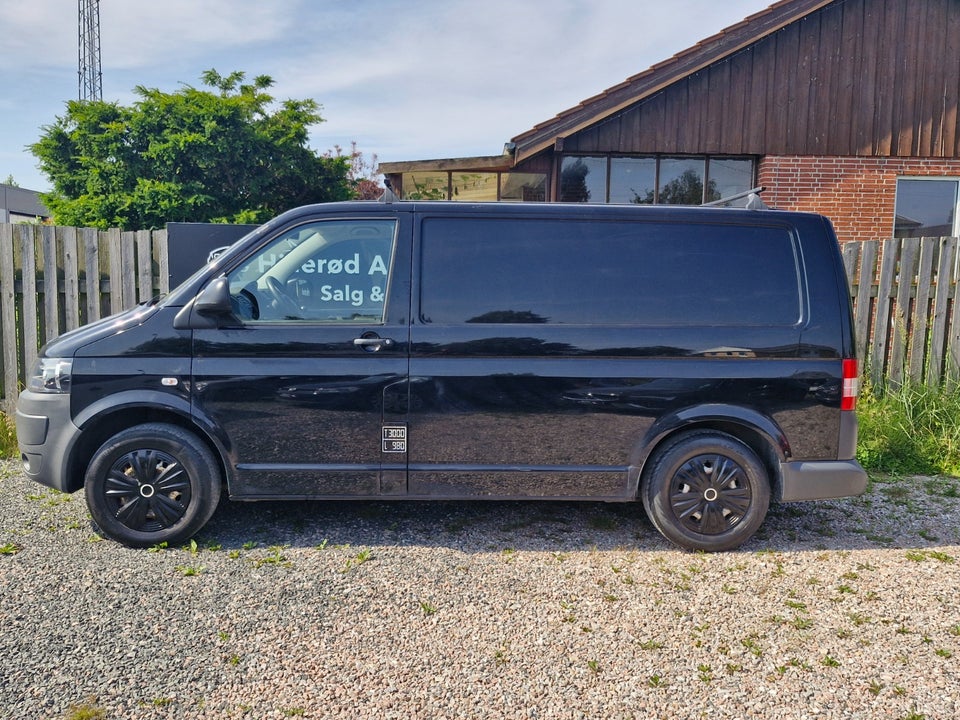 VW Transporter 2,0 TDi 84 Kassevogn kort