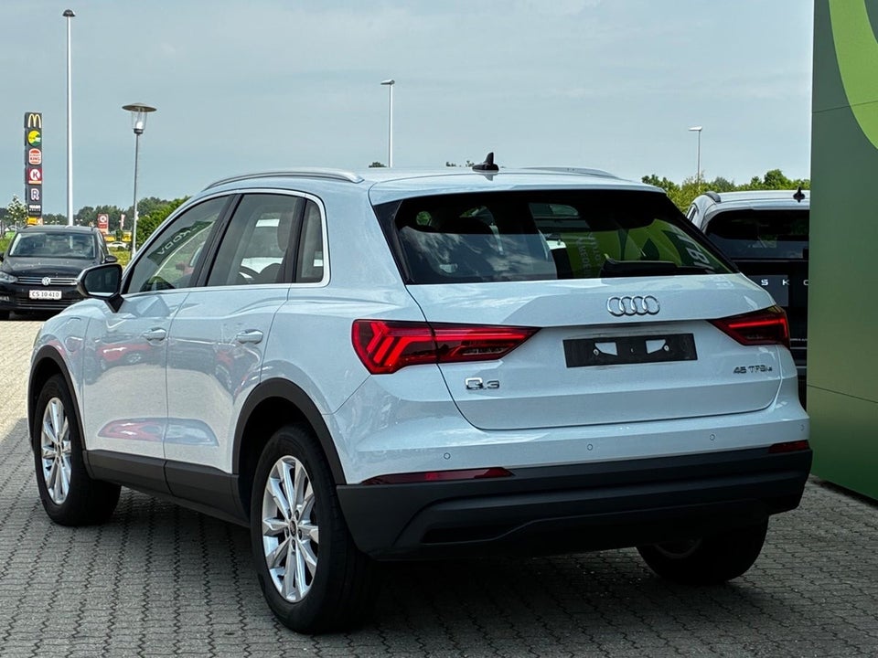 Audi Q3 45 TFSi e Attitude plus S-tr. 5d
