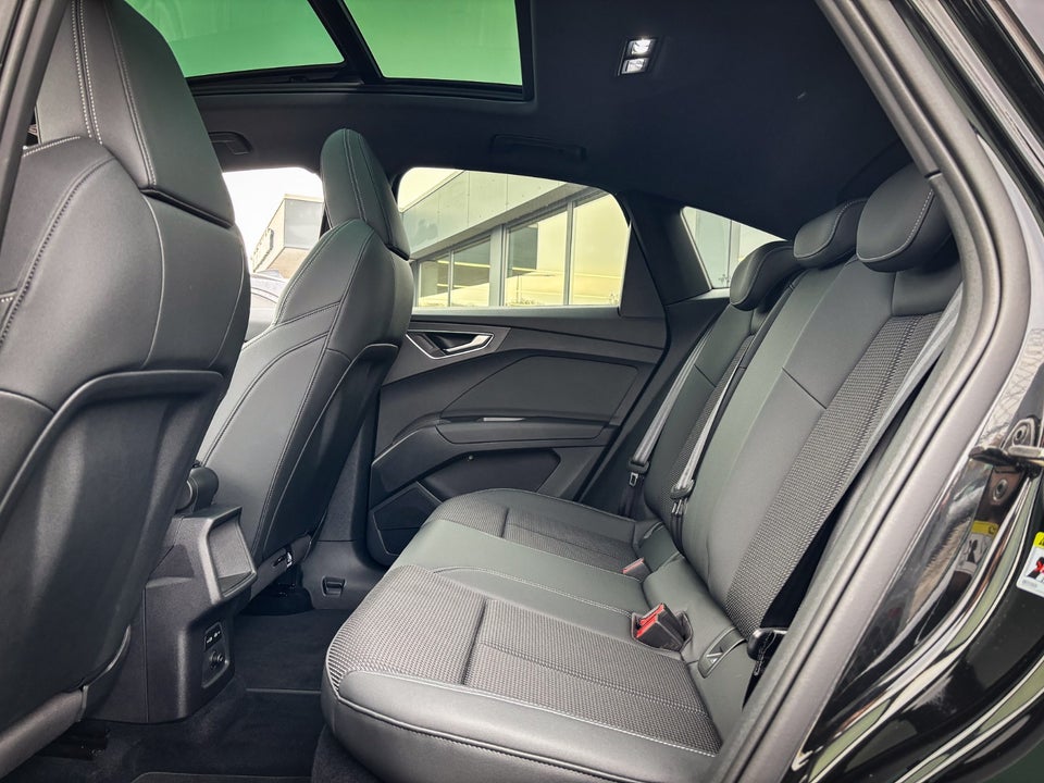 Audi Q4 e-tron 55 S-line Sportback quattro 5d