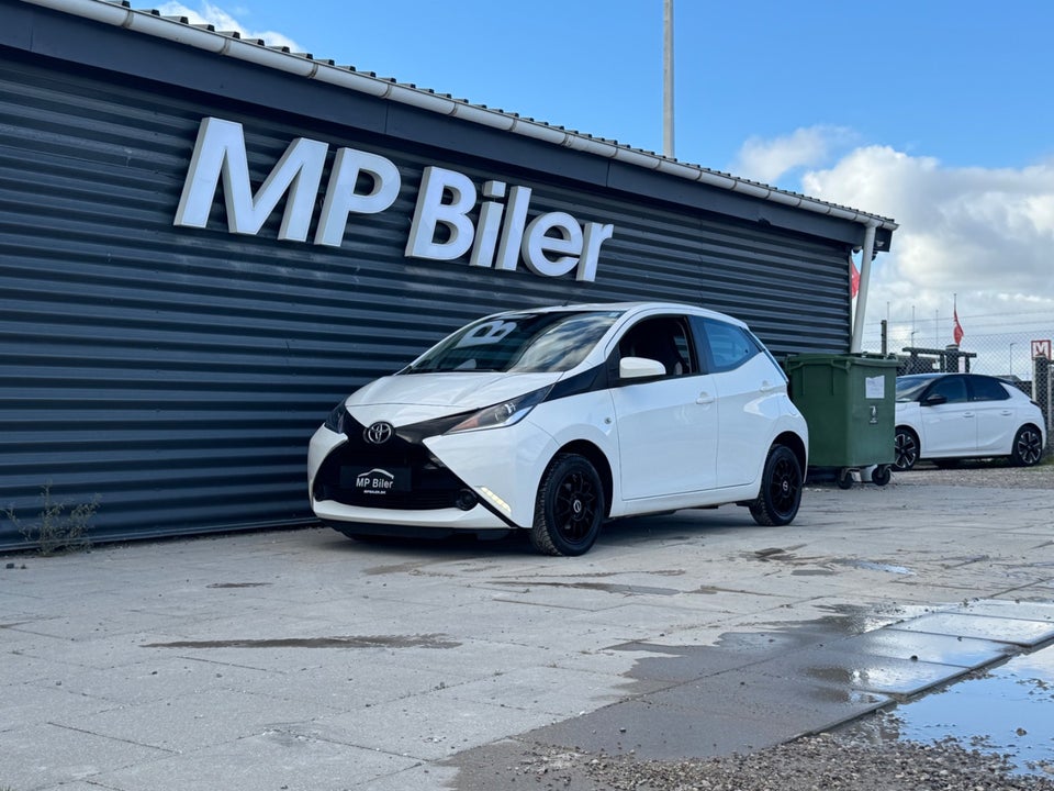 Toyota Aygo 1,0 VVT-i x-play x-touch 5d