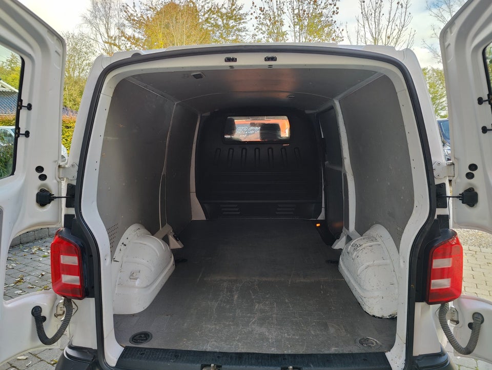 VW Transporter 2,0 TDi 150 Kassevogn DSG lang